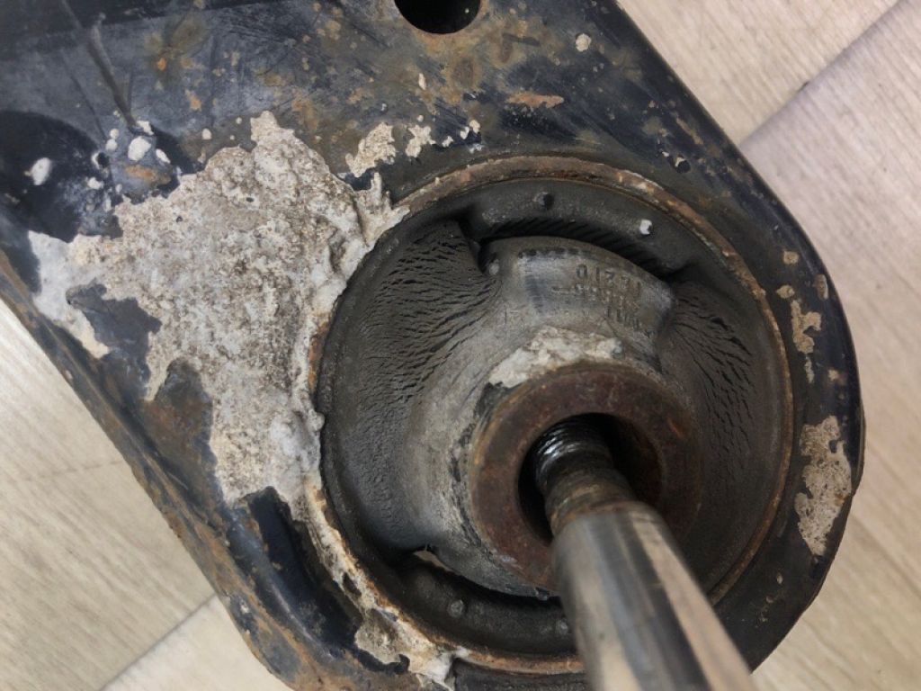 48069-47050 | Рычаг передней подвески нижний лев. TOYOTA PRIUS - 30 09-17 - Фото 6