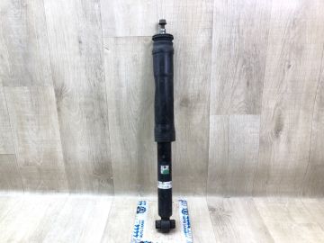 Амортизатор задн. LEXUS CT200 11-17