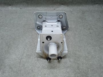 Кронштейн підсилювача переднього бампера лів. NISSAN LEAF 10-17