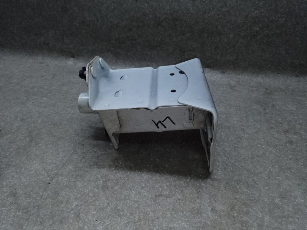 G51153NFMA | Кронштейн підсилювача переднього бампера лів. NISSAN LEAF 10-17 - Фото 3