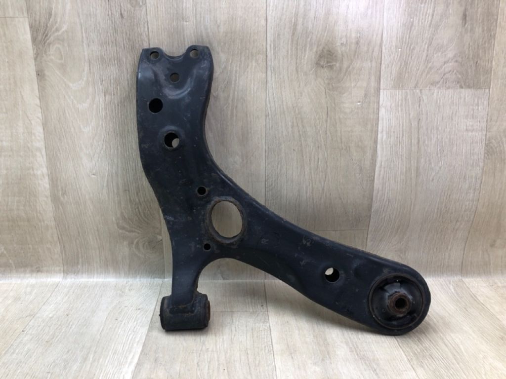 48068-47050 | Важіль передньої підвіски нижній прав. LEXUS CT200 11-17 - Фото 4