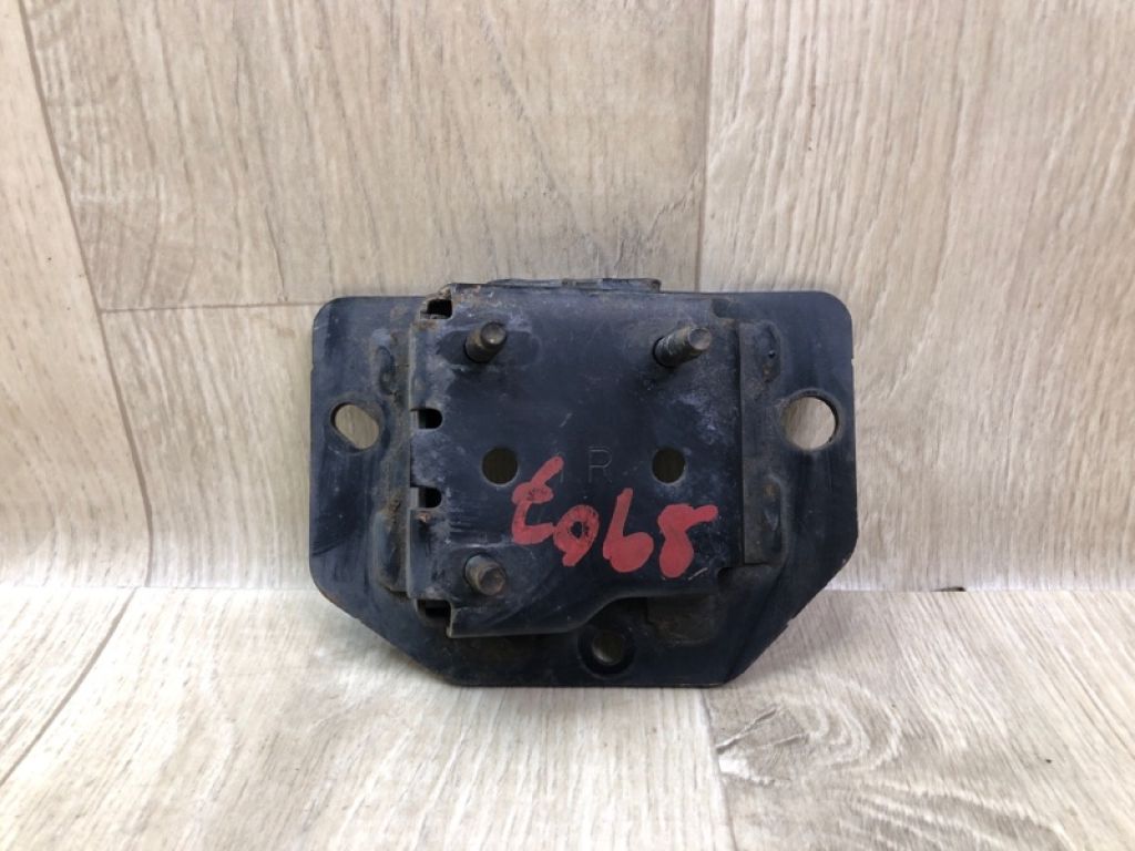 85220-1AA0A | Кронштейн підсилювача заднього бампера прав. NISSAN MURANO Z51 07-14