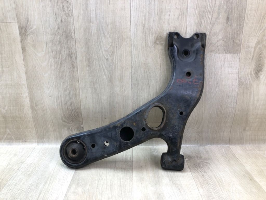 48068-42050 | Важіль передньої підвіски нижній прав. TOYOTA RAV4 05-12