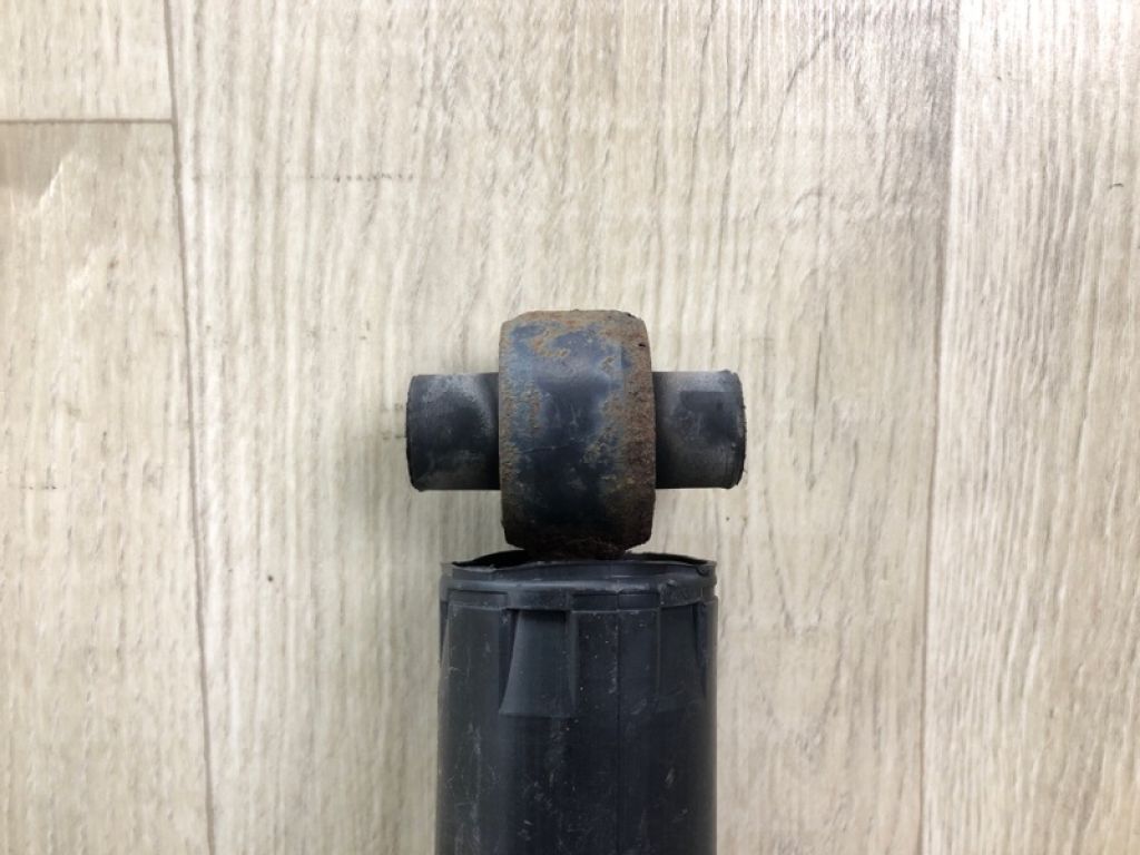 E6210-4BA0C | Амортизатор задн. NISSAN X-TRAIL/ROGUE T32 13-20 - Фото 2