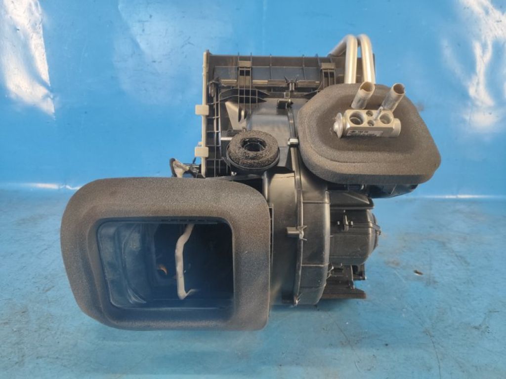 FK72-19B555-DD | Корпус пічки LAND ROVER DISCOVERY Sport 15-19 - Фото 2