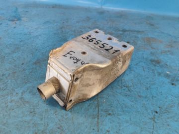 Кронштейн підсилювача переднього бампера прав. LAND ROVER EVOQUE 19-