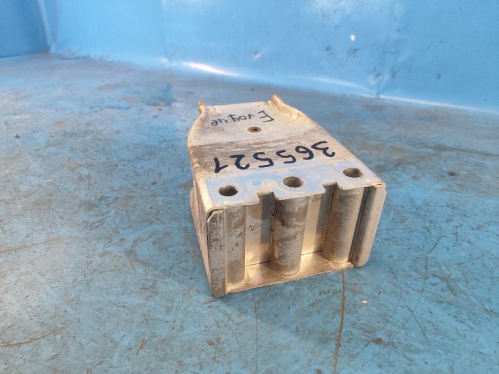 K8D2-17A936 | Кронштейн підсилювача переднього бампера прав. LAND ROVER EVOQUE 19- - Фото 2