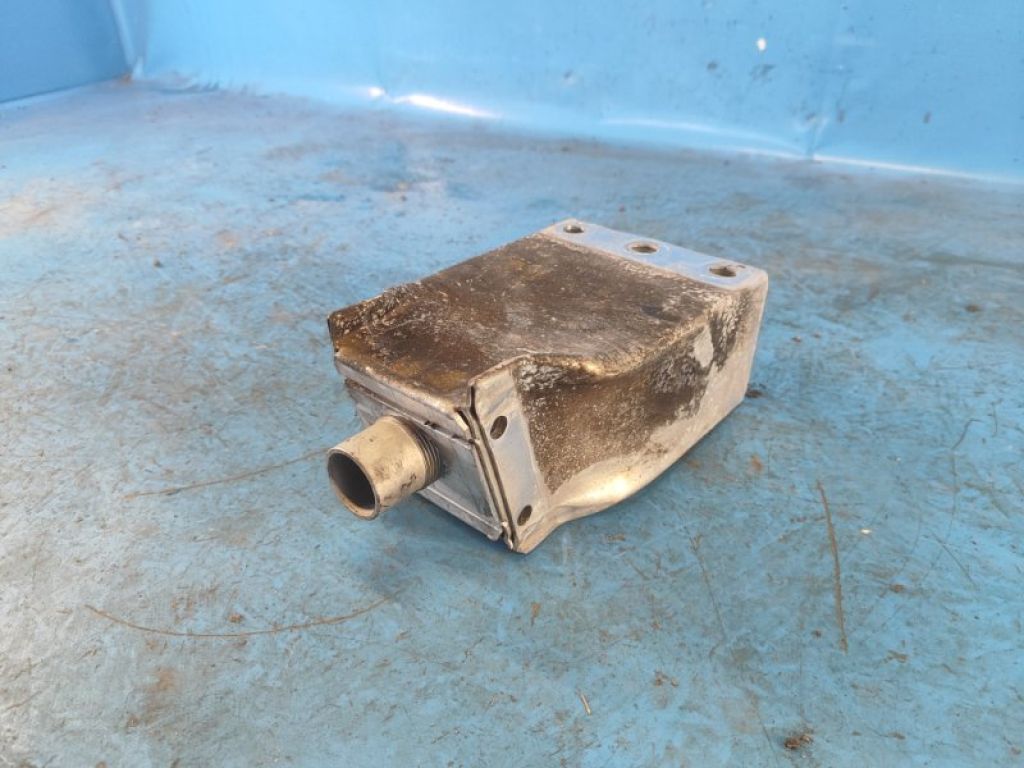 K8D2-17A936 | Кронштейн підсилювача переднього бампера прав. LAND ROVER EVOQUE 19- - Фото 3