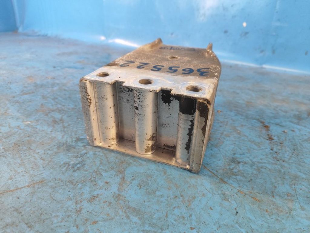 K8D2-17A937 | Кронштейн підсилювача переднього бампера лів. LAND ROVER EVOQUE 19- - Фото 3