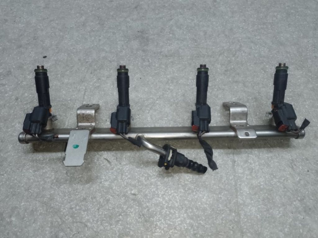 4593986AA | Форсунка паливна CHRYSLER 200 14-16