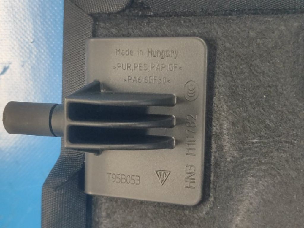 95B867769K | Полиця багажника PORSCHE MACAN 18-22 - Фото 4