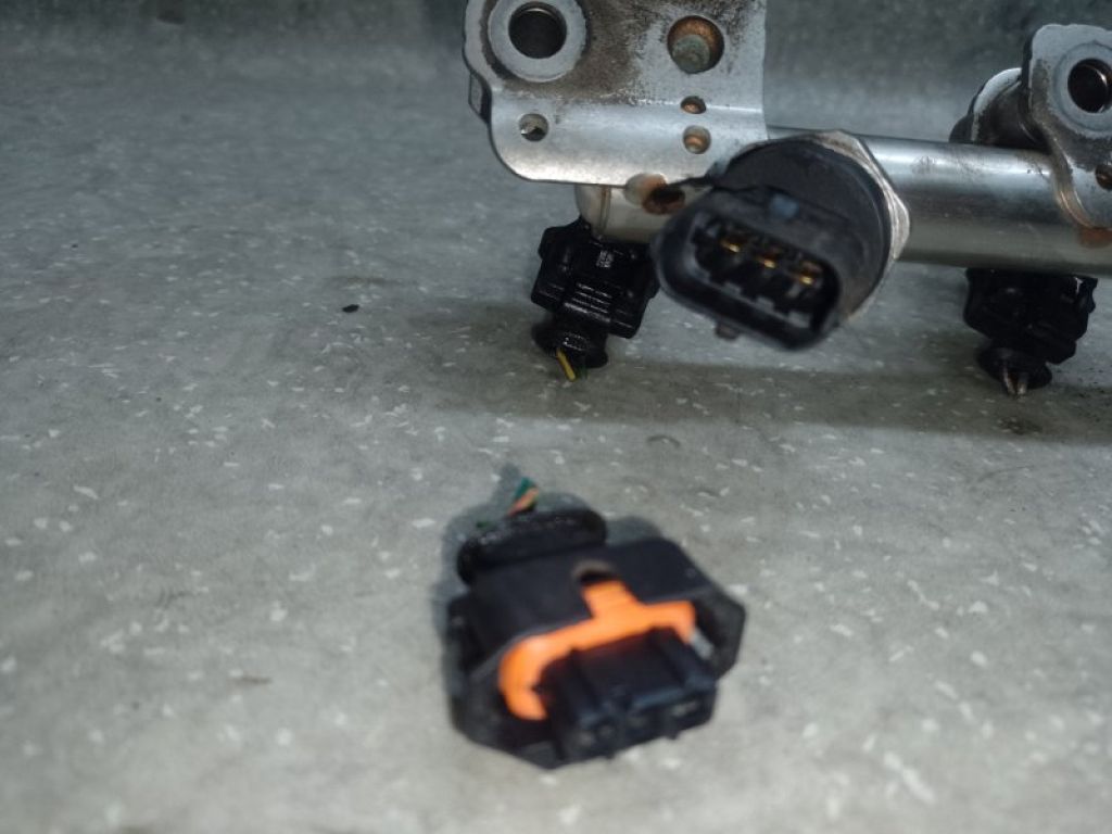 BB5Z-9F593-B | Форсунка топливная FORD ESCAPE 12-19 - Фото 4