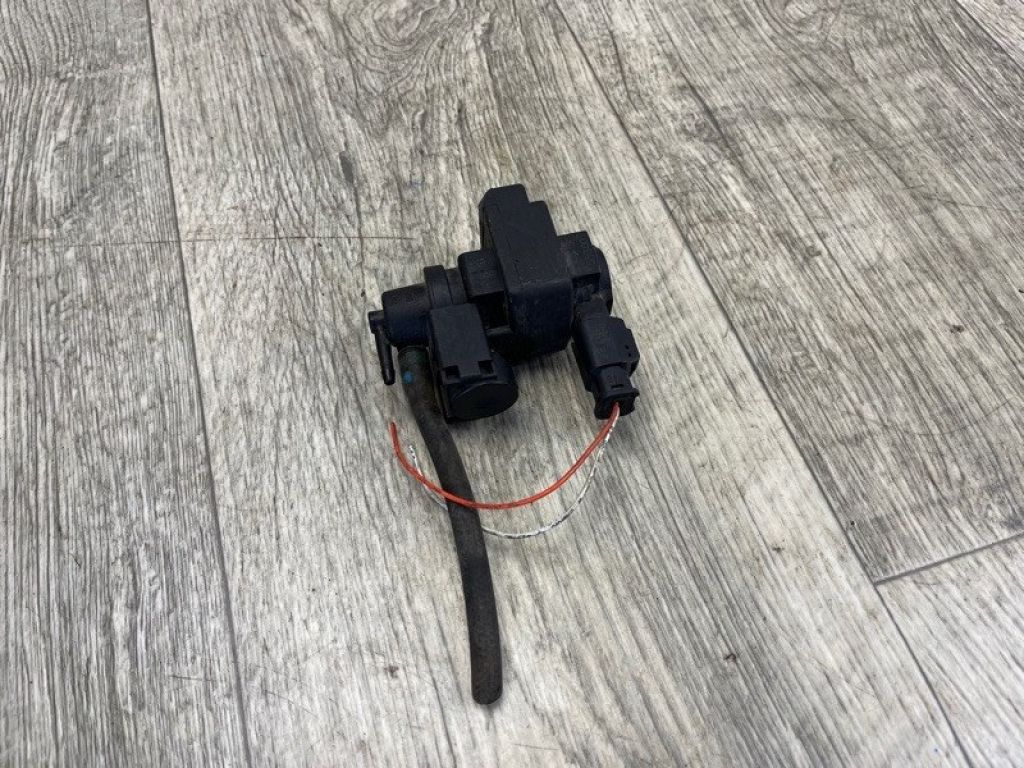 11 65 7 599 547 | Соленоїд управління турбіною MINI COUNTRYMAN R60 10-16 - Фото 2