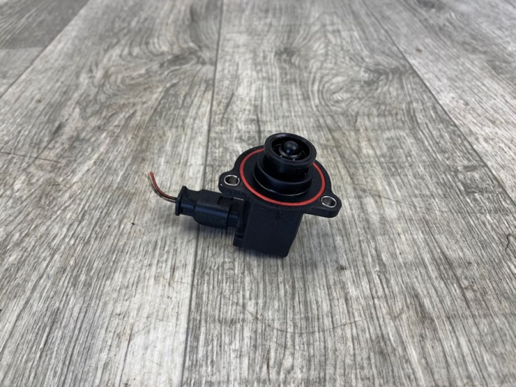 11 65 7 593 273 | Клапан електромагнітний (вакуумний) MINI COUNTRYMAN R60 10-16