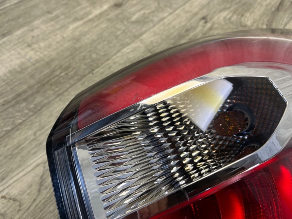 GJ5Z-13404-C | Ліхтар зовнішній задн. прав. FORD ESCAPE 12-19 - Фото 4