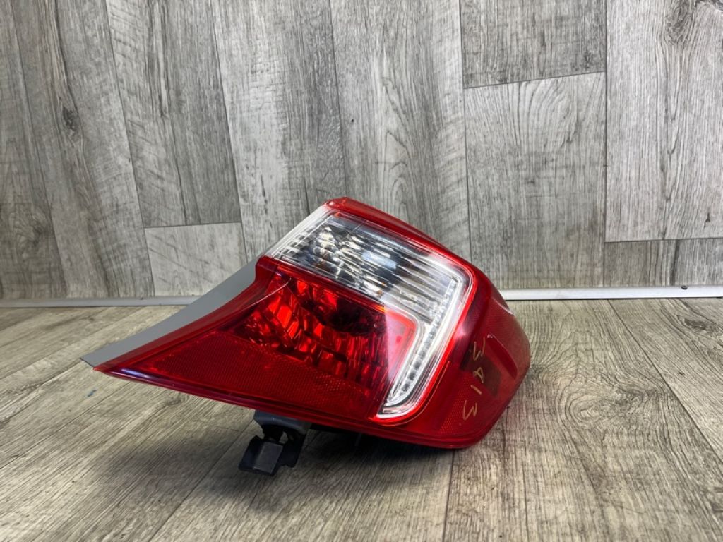 8155006470 | Ліхтар зовнішній задн. прав. TOYOTA CAMRY 50 12-15