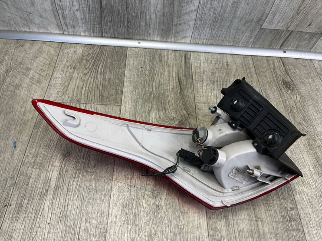 CJ5Z-13404-B | Ліхтар зовнішній задн. прав. FORD ESCAPE 12-19 - Фото 6