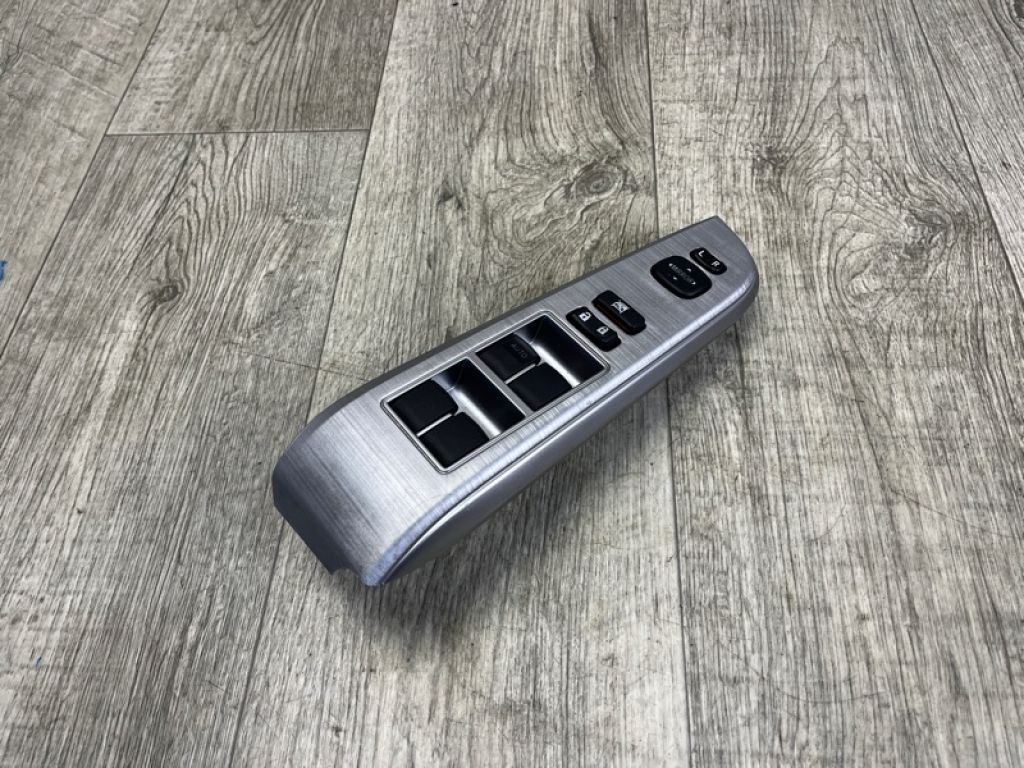 84820-06061 | Блок керування склопідіймачами TOYOTA CAMRY 50 12-15