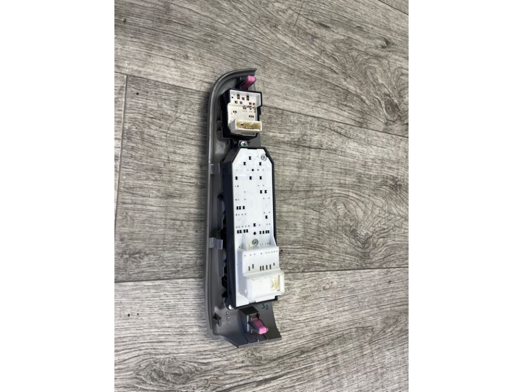 84820-06061 | Блок керування склопідіймачами TOYOTA CAMRY 50 12-15 - Фото 5