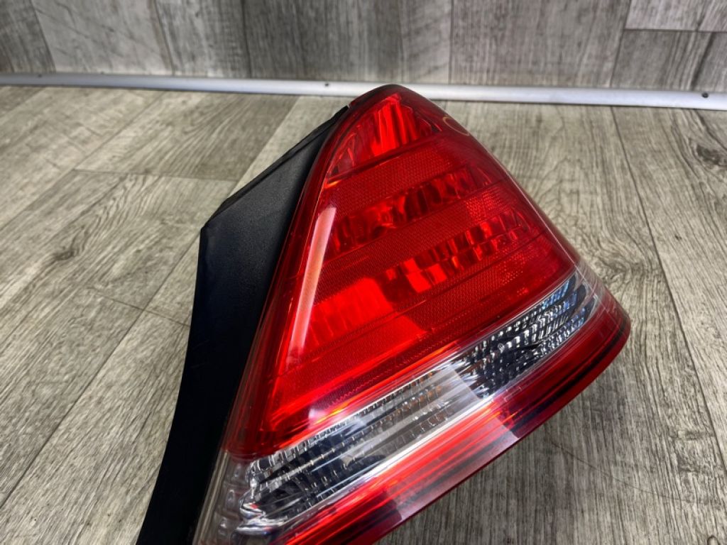 81550AC090 | Ліхтар зовнішній задн. прав. TOYOTA AVALON 05-12 - Фото 3