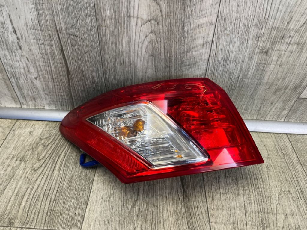 8156133500 | Ліхтар зовнішній задн. лів. LEXUS ES350 06-12