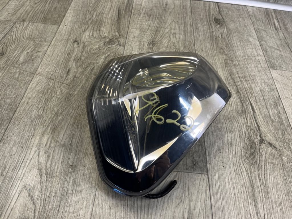 815500E010 | Ліхтар зовнішній задн. прав. LEXUS RX300/330/350/400 03-09 - Фото 2