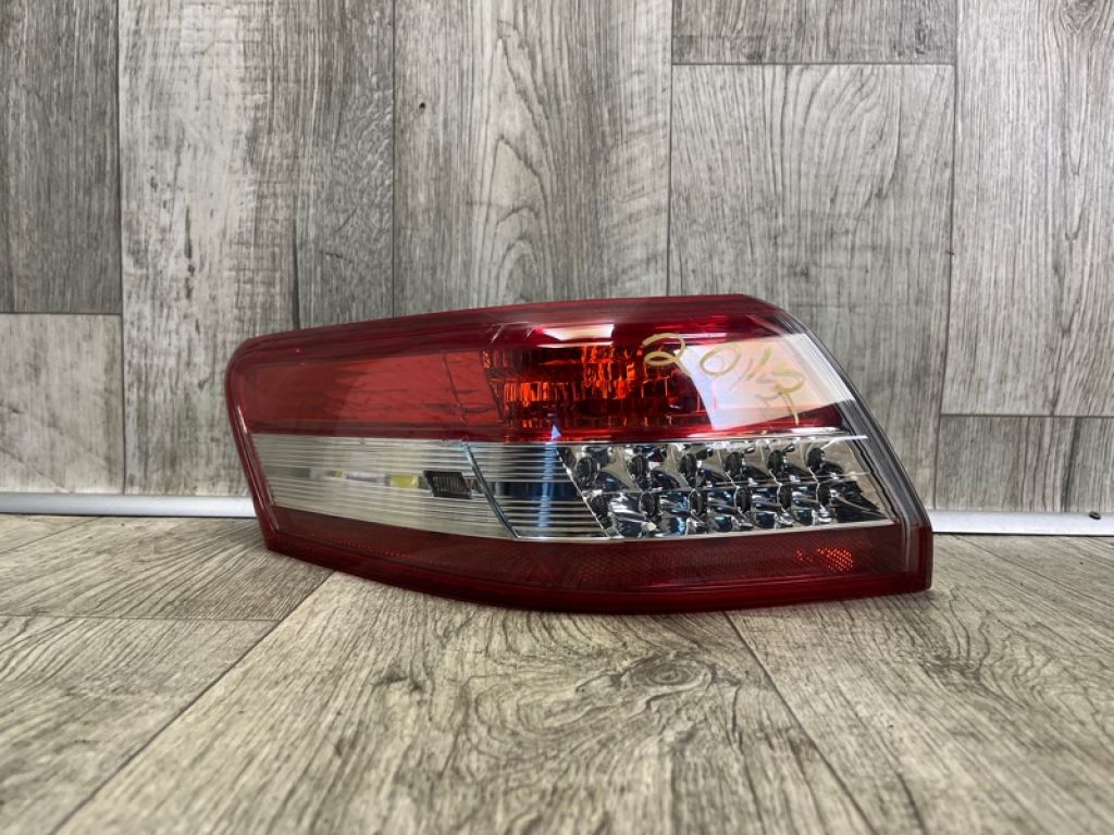 81560-06340 | Ліхтар зовнішній задн. лів. TOYOTA CAMRY 40 06-11