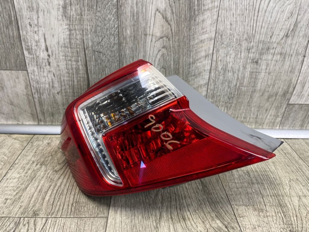 8156006470 | Ліхтар зовнішній задн. лів. TOYOTA CAMRY 50 12-15