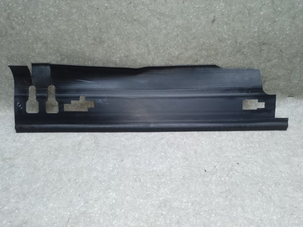 4677811AA | Дефлектор радиатора лев. CHRYSLER TOWN &amp, COUNTRY (RT)