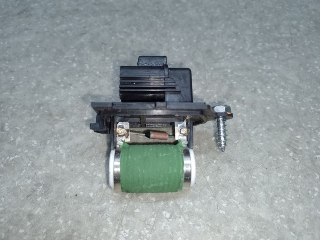 68054677AA | Резистор вентилятора радіатора CHRYSLER TOWN &amp, COUNTRY (RT)