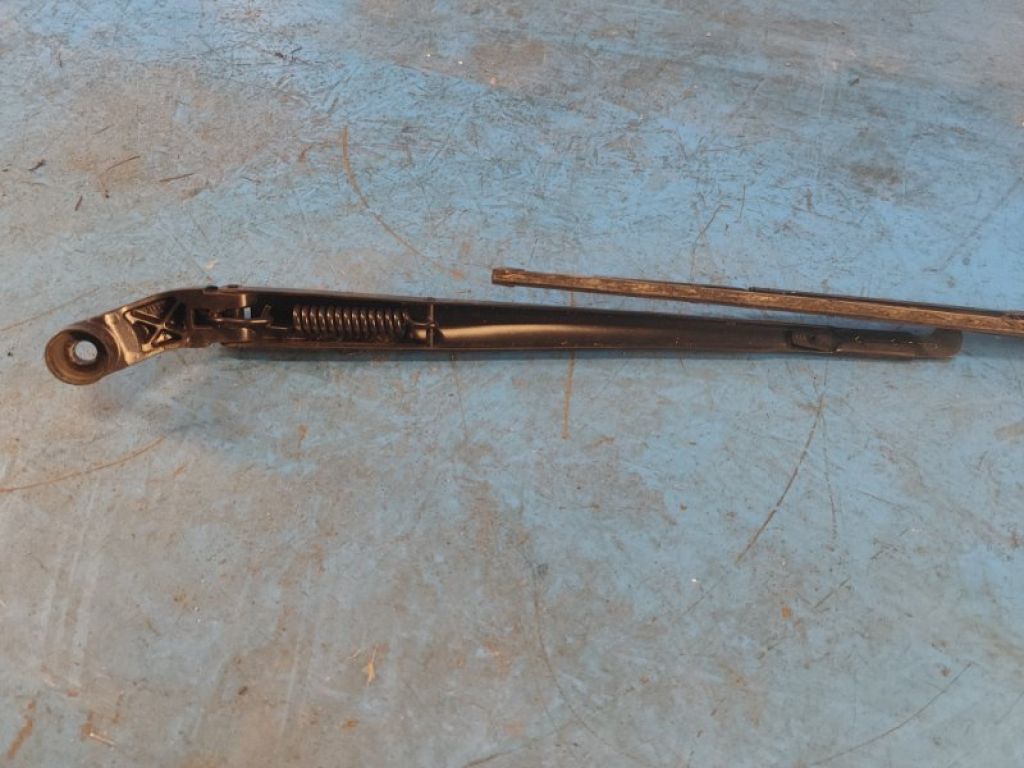 85221-47090 | Поводок стеклоочистителя передний лев. TOYOTA PRIUS - 30 09-17 - Фото 3