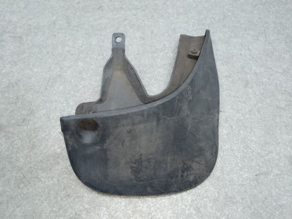 868422E000 | Бризговик задн. прав. HYUNDAI TUCSON 04-10