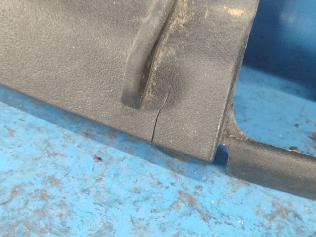 53289-47050 | накладка замка капота TOYOTA PRIUS 16- - Фото 2