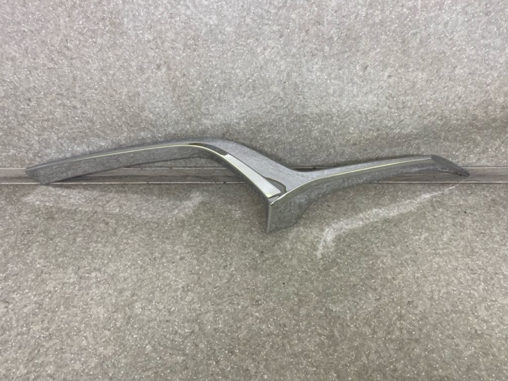 DGH9507J0B | Накладка (молдинг) решітки радіатора прав. MAZDA CX-30 19-