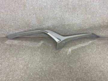 Накладка (молдинг) решітки радіатора прав. MAZDA CX-30 19-