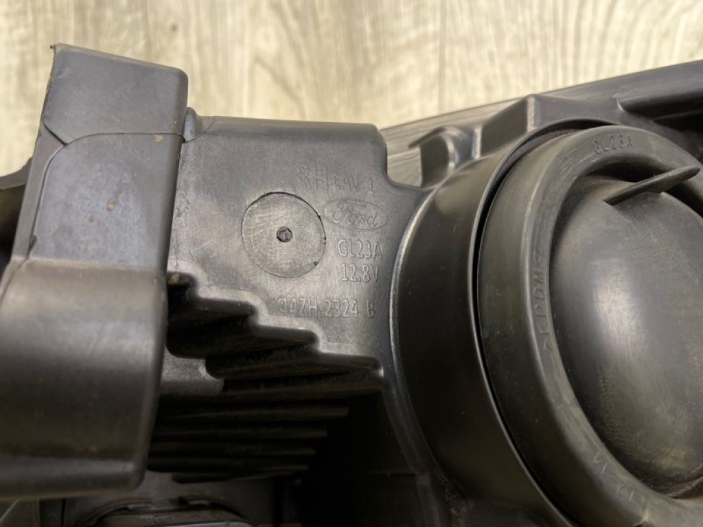 GJ5Z-13008-N | Фара прав. FORD ESCAPE 12-19 - Фото 9