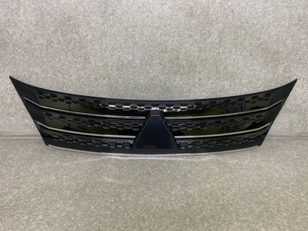 62310W120P | Решітка радіатора MITSUBISHI OUTLANDER 21-