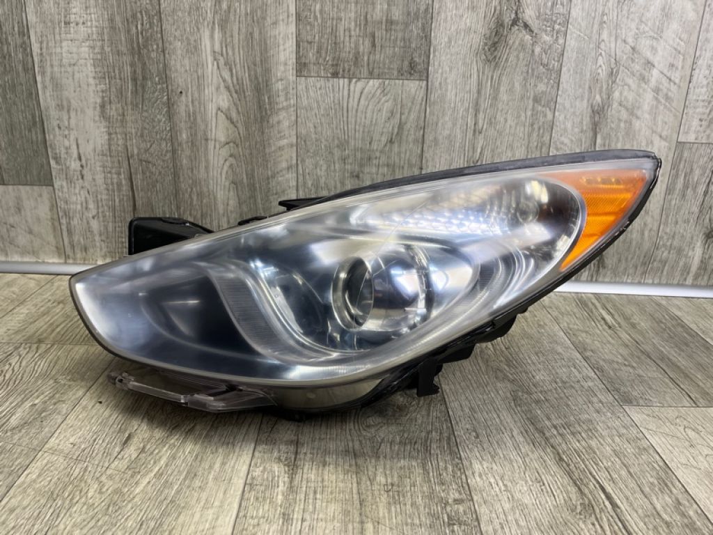 92101-4R050 | Фара лів. HYUNDAI SONATA YF 10-14