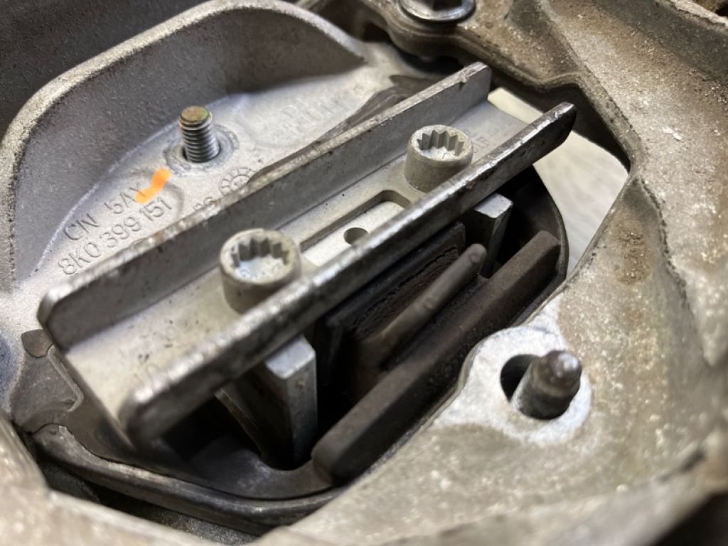 8K0399263K | Кронштейн КПП AUDI A4 08-15 - Фото 8