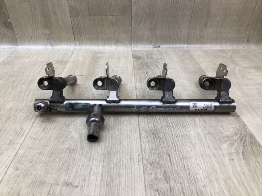 32135229 | Топливная рейка VOLVO S60 13-18 - Фото 2