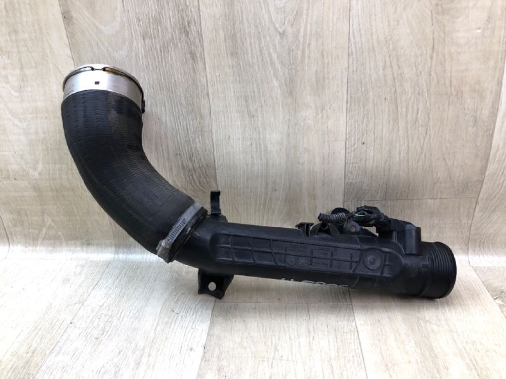 31368609 | Патрубок интеркулера VOLVO S60 13-18