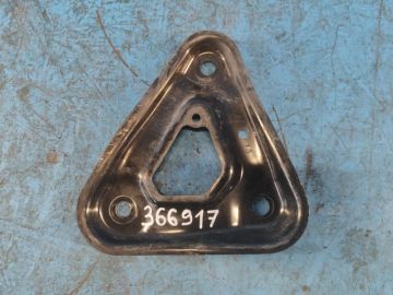 Кріплення балки підвіски лів. NISSAN X-TRAIL/ROGUE T33 20-