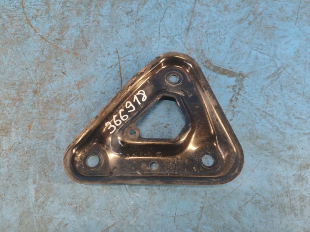 544C4-6RA0B | Кріплення балки підвіски прав. NISSAN X-TRAIL/ROGUE T33 20-