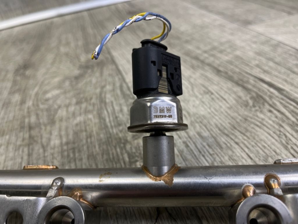 13 53 7 568 050 | Топливная рейка MINI COOPER S CLUBMAN R55 05-14 - Фото 3