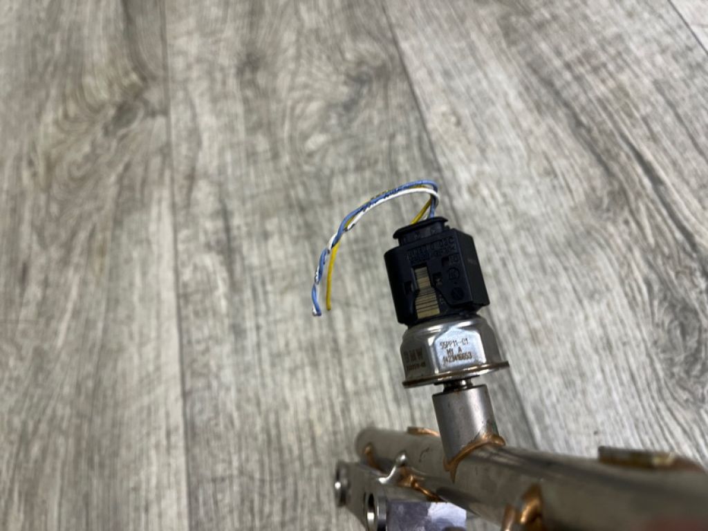 13 53 7 568 050 | Топливная рейка MINI COOPER S CLUBMAN R55 05-14 - Фото 4