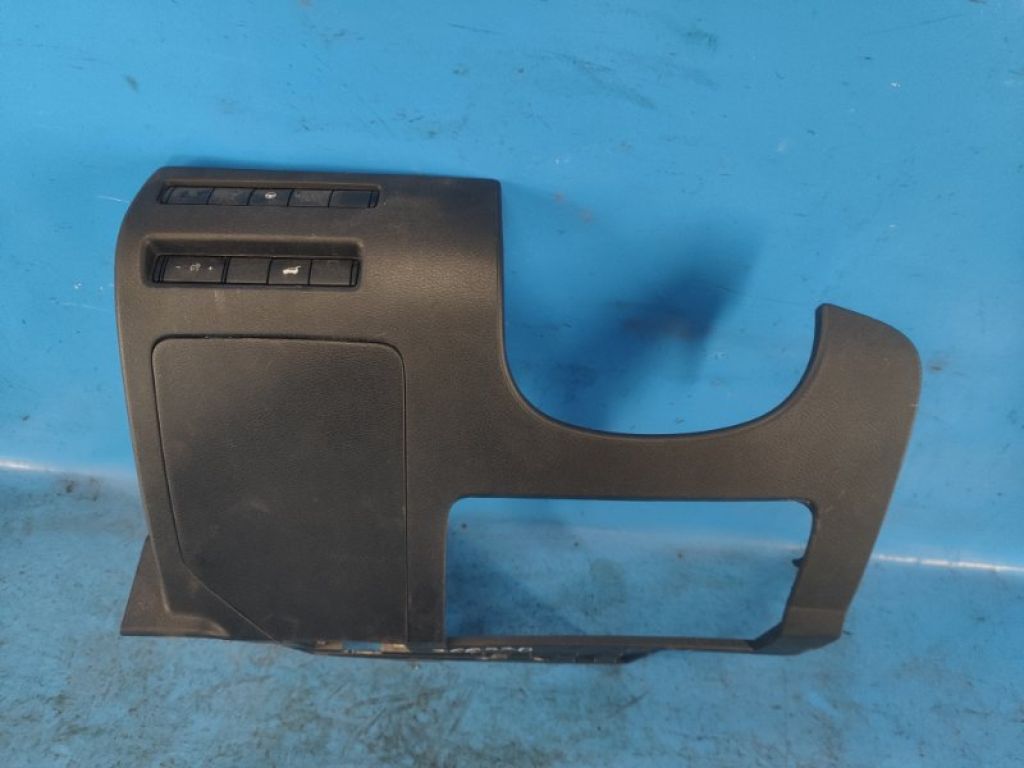 68106-6RB0A | Пластик салону передн. лів. NISSAN X-TRAIL/ROGUE T33 20-