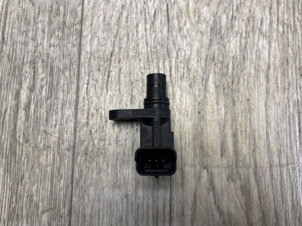 13 62 7 588 095 | Датчик положения распредвала MINI COOPER S CLUBMAN R55 05-14