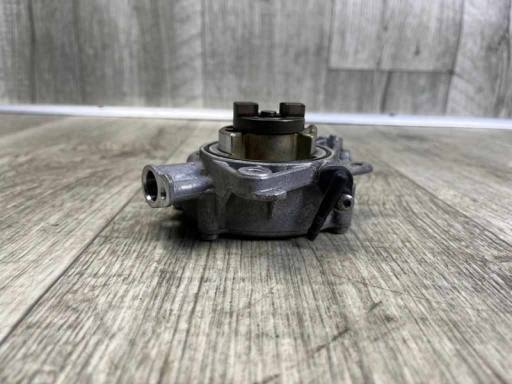 11 66 7 556 919 | Вакуумний насос MINI COOPER S CLUBMAN R55 05-14 - Фото 2