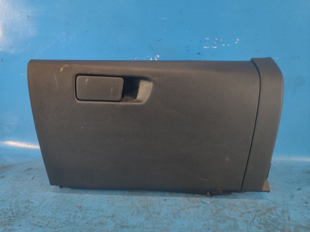 68102-6RB0A | Бардачок NISSAN X-TRAIL/ROGUE T33 20-