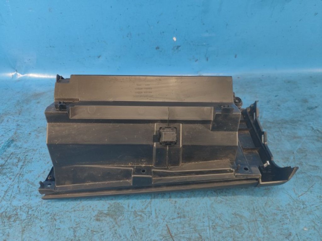 68102-6RB0A | Бардачок NISSAN X-TRAIL/ROGUE T33 20- - Фото 2